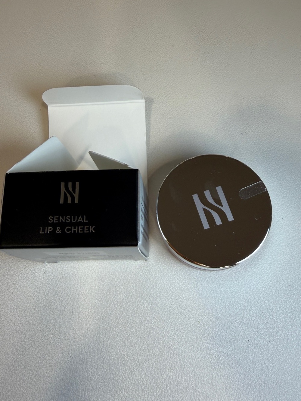Hera Sensual Lip & Cheek Balm color 02 Lingerie